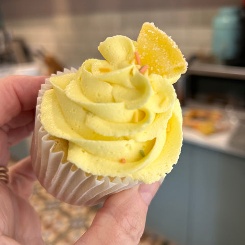 Lemon Surprise Cupcake
