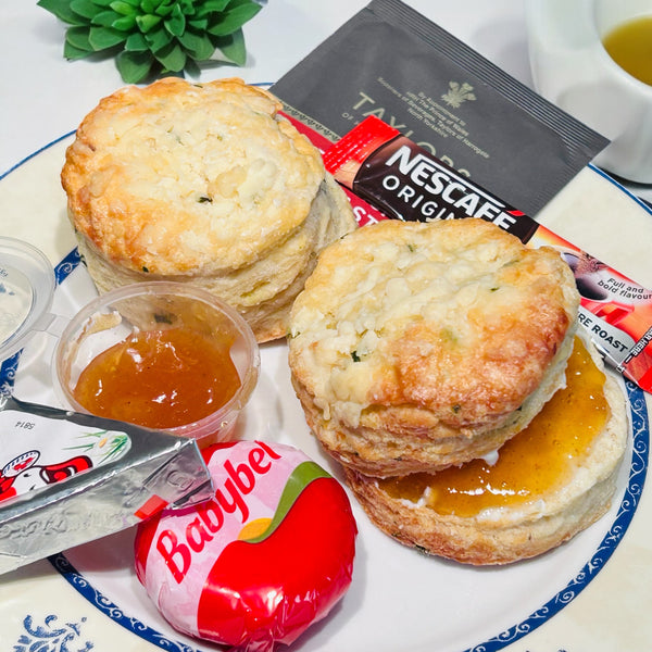 Cheese & chive scone - Mrs O’Reilly’s Cakes of Art, cheese & chive scone with chutney personalised gift set