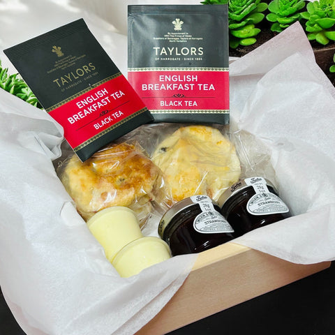 Cream tea for two in a wooden, personalised keepsake box - Mrs O’Reilly’s Cakes of art
