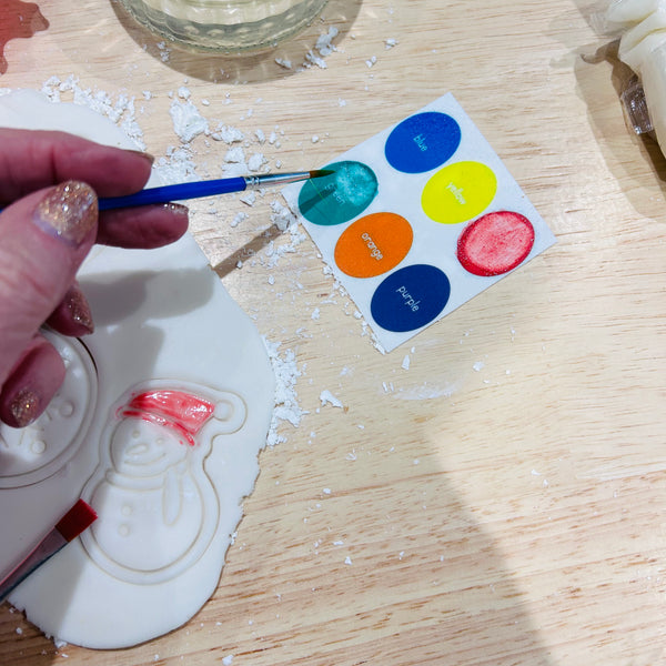 Personalised cookie cutter and painting kit