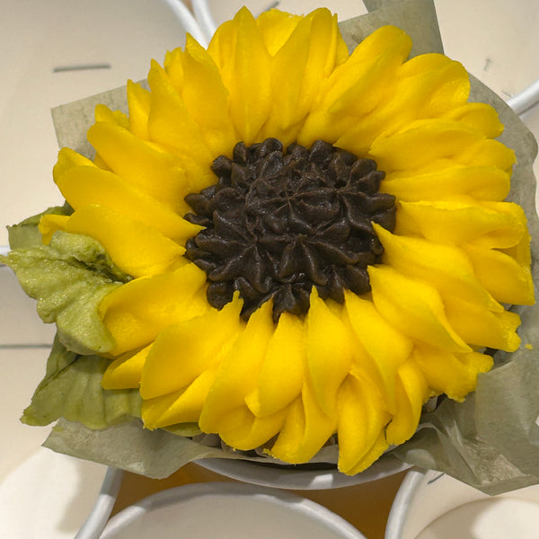Buttercream cupcake bouquet - Mrs O’Reilly’s - Cakes of Art