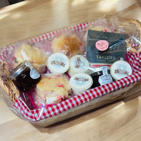 Fruit scone - Mrs O’Reilly’s Personalised Cream Tea fruit scones for four in a gift wrapped basket